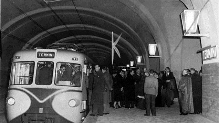 71 anni fa la prima metropolitana d’Italia collegava Termini all’EUR: la storia della Metro B di Roma