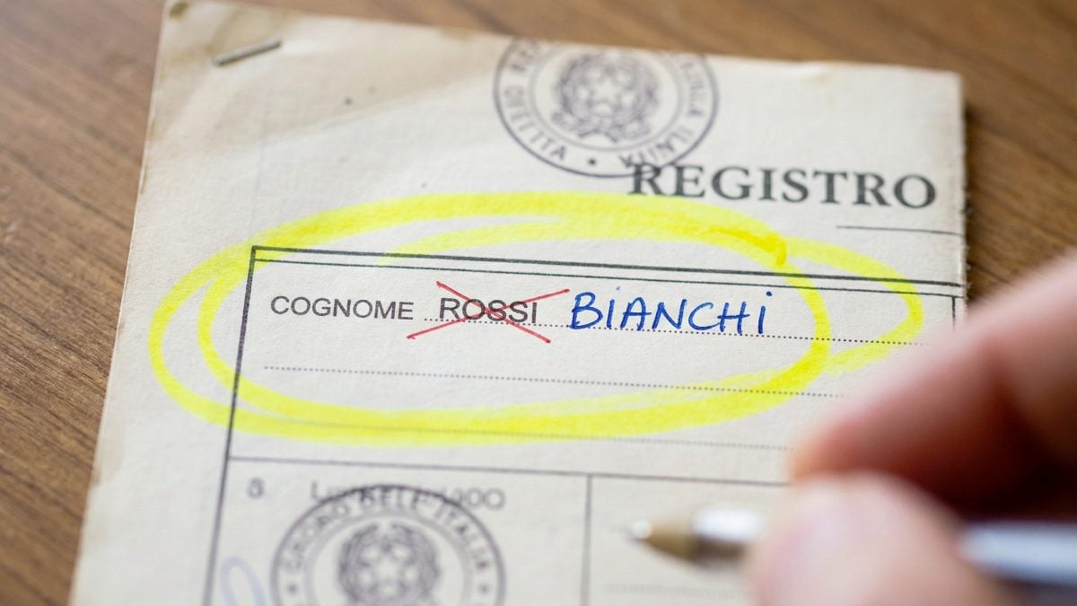 cambio-cognome-imbarazzante-procedura-geopop