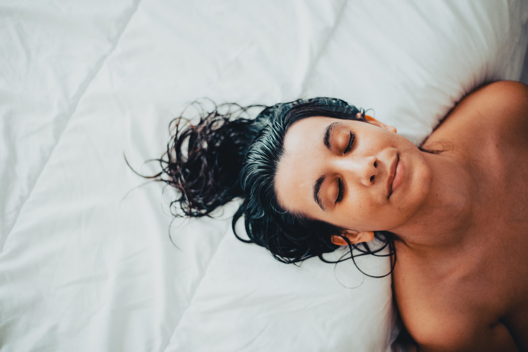 dormire capelli bagnati raffreddore