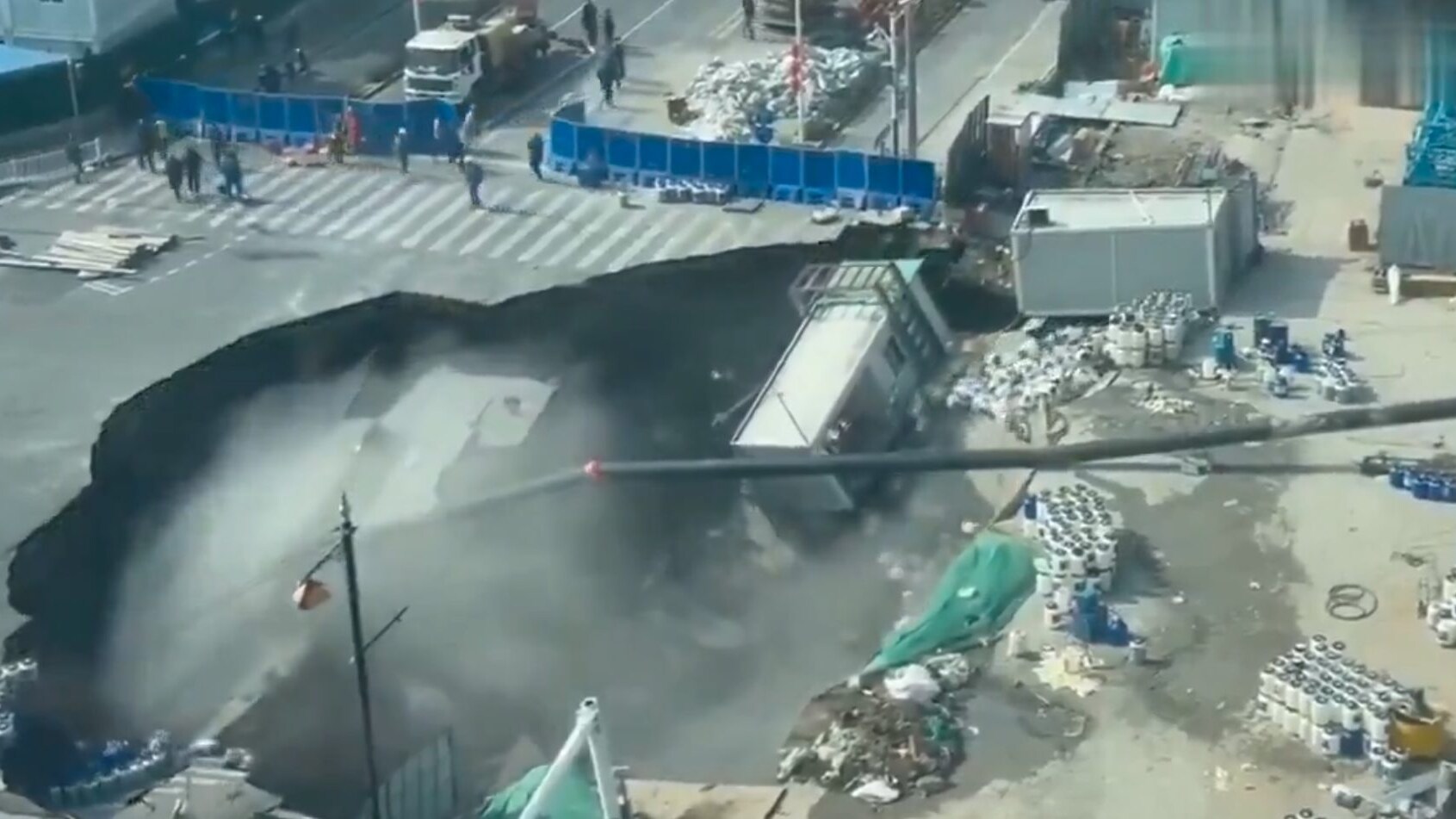 foto-voragine-enorme-shangai-video-geopop