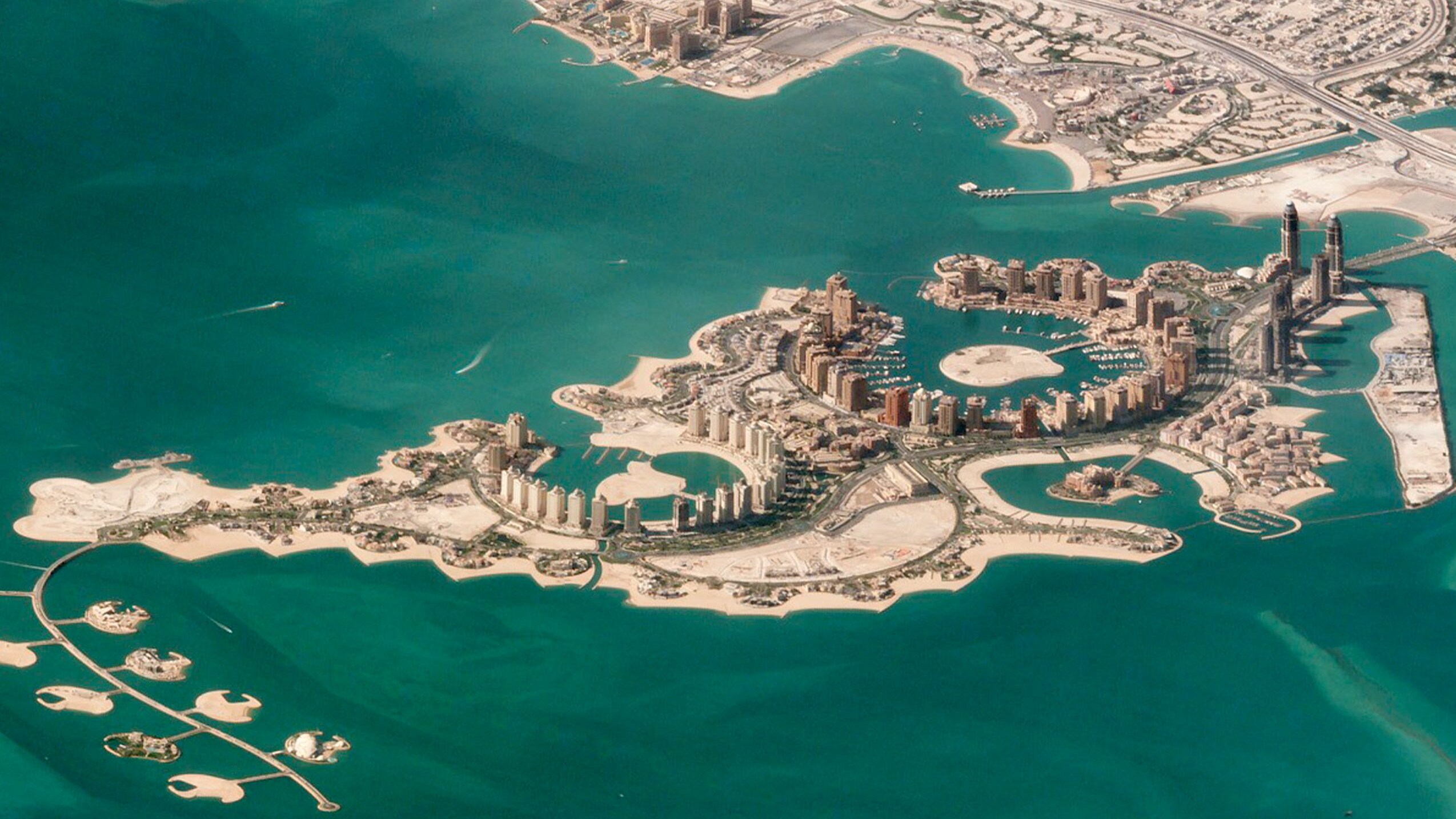 La “Perla del Qatar”, l’isola artificiale di 4 milioni di mq realizzata su un ex allevamento di perle