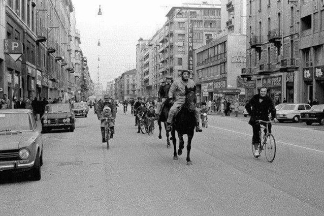 Corso Buenos Aires. Doenica a piedi (Wikimedia Commons)