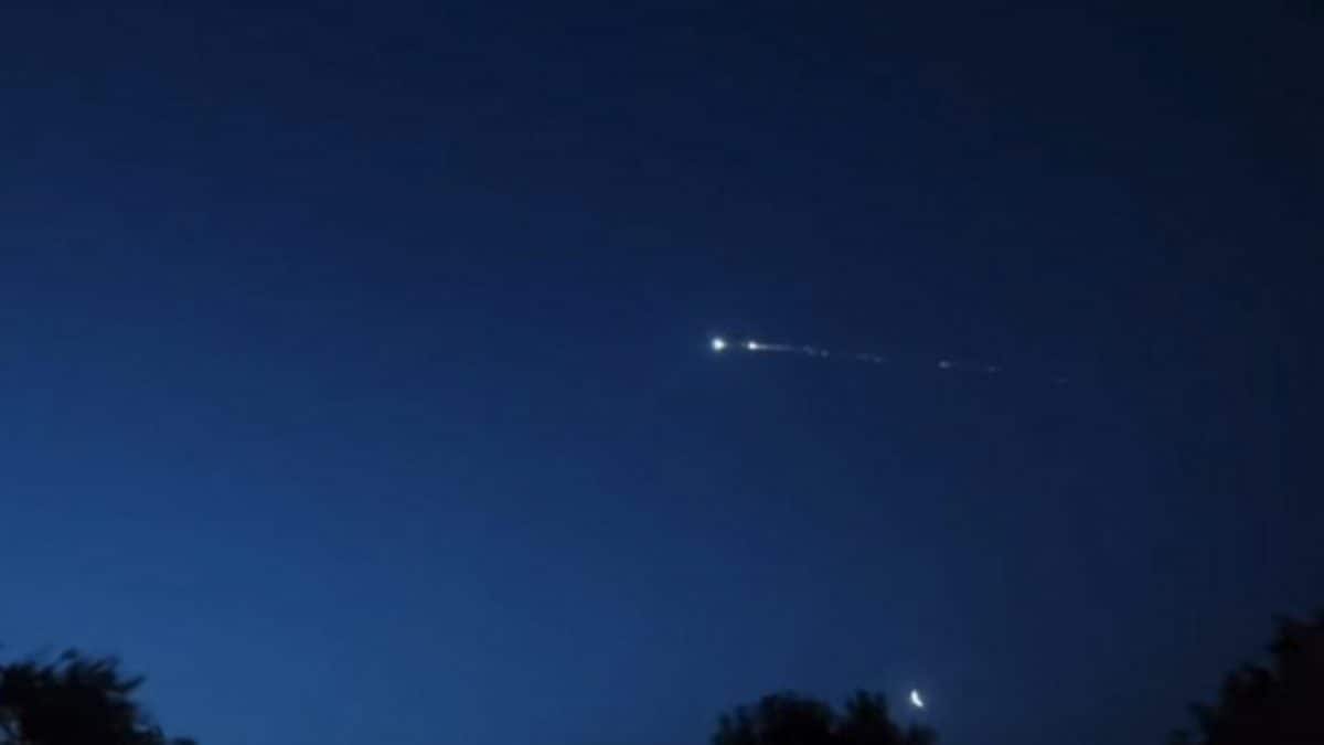 scia luminosa cielo italia