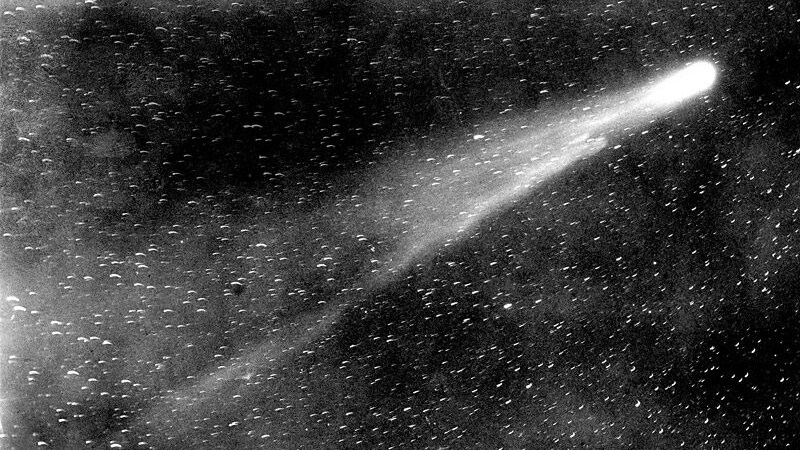 Quando il passaggio storico della cometa di Halley del 1910 provocò un panico collettivo
