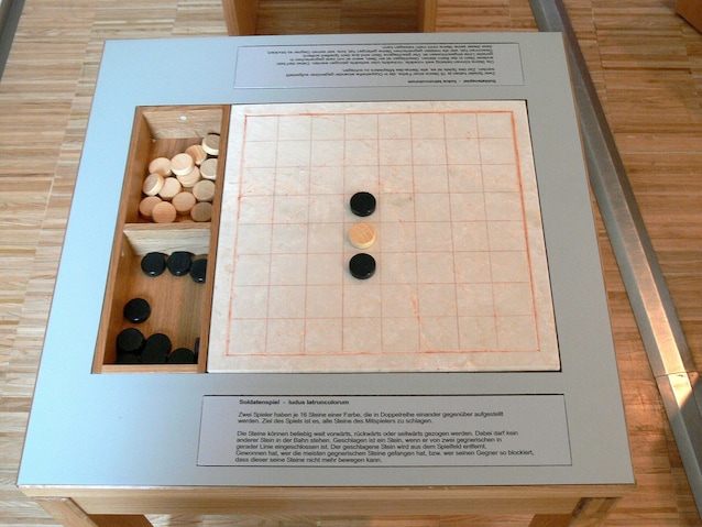 Ricostruzione moderna del gioco dei Latrunculi
