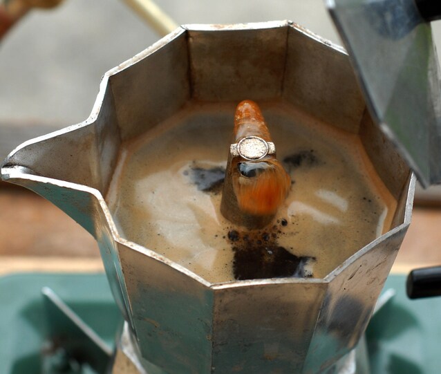 Come esce (o sale) il caffè (Wikimedia Commons)
