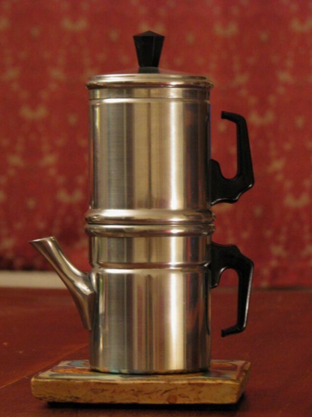 Una caffettiera napoletana (Wikimedia Commons)