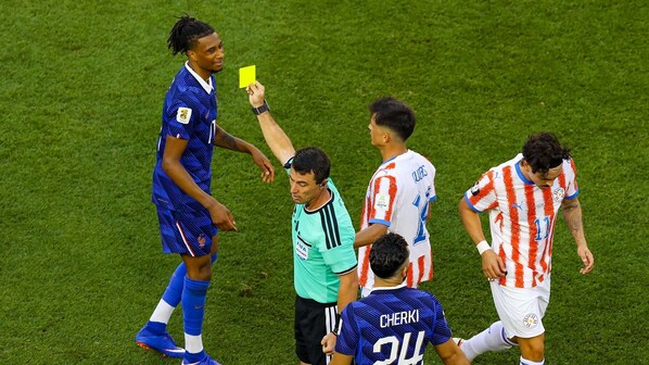 Michael Olise viene ammonito nel match contro il Paraguay. Account X Bayern & Germany