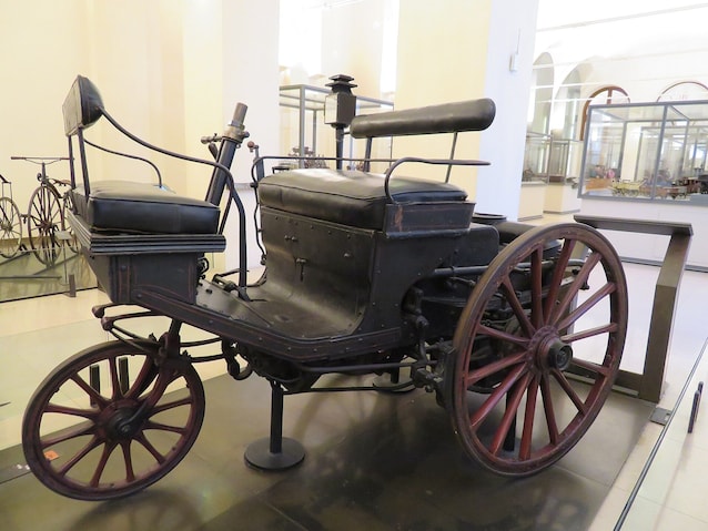 Un triciclo Serpollet (Sukkoria via WIkimedia Commons)