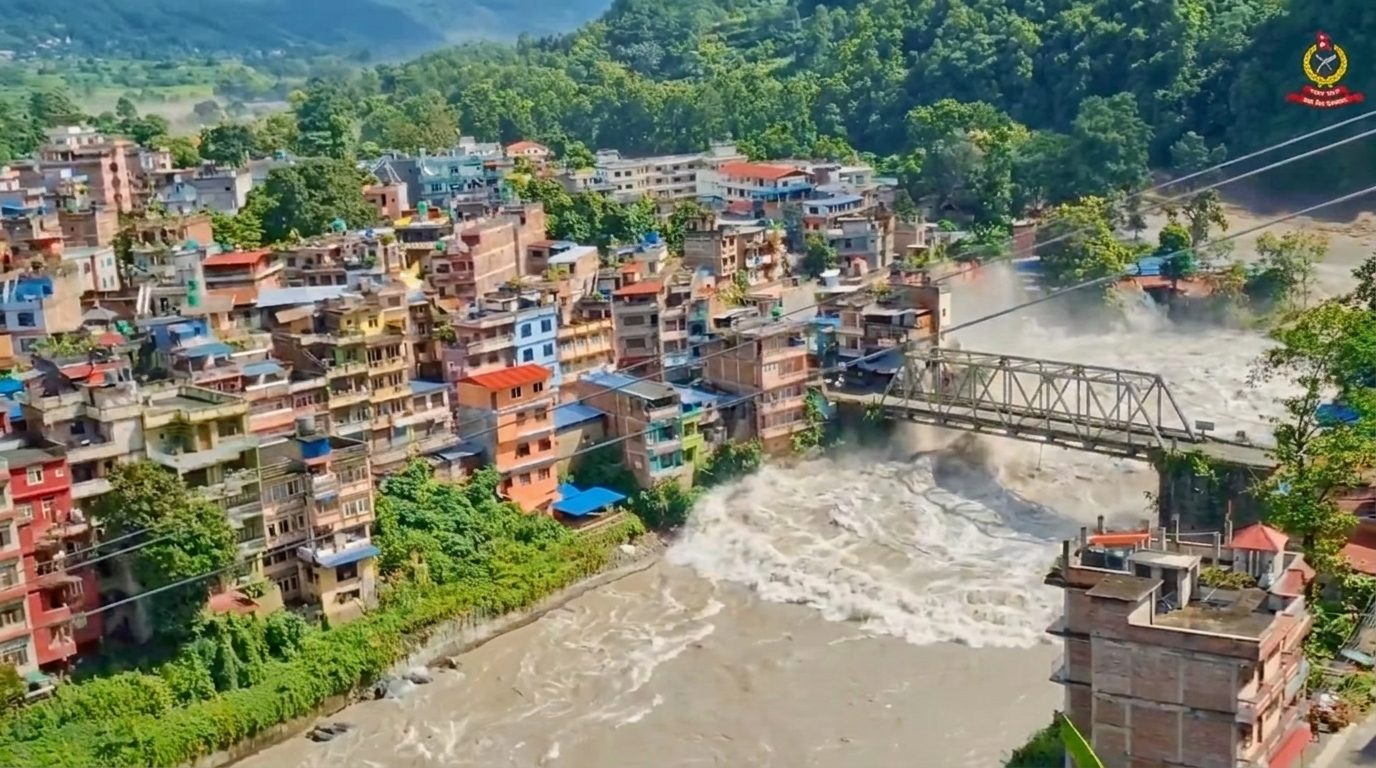 nepal-tibet-alluvione-fiumw