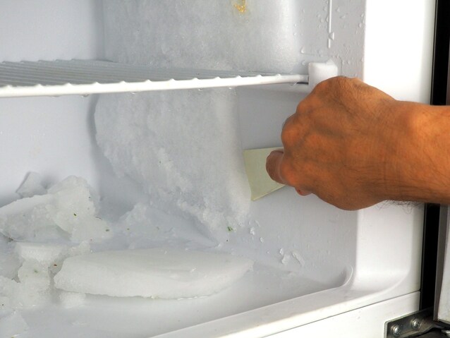 sbrinamento freezer spatola plastica