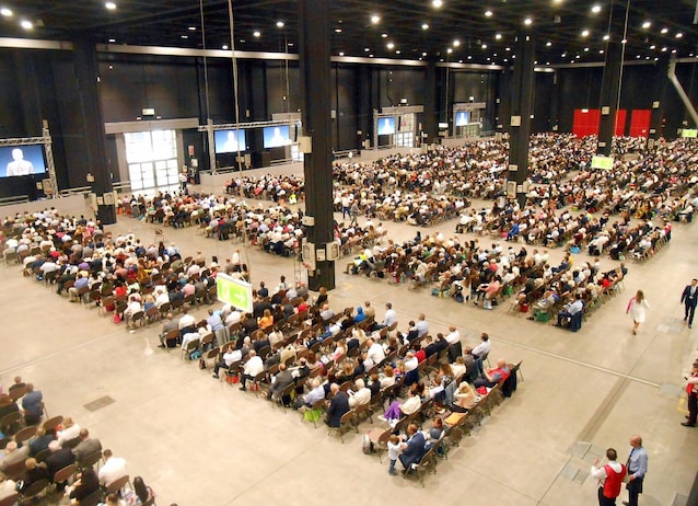 Congresso di Testimoni di Geova a Milano nel 2023 (Wikimedia Commons)
