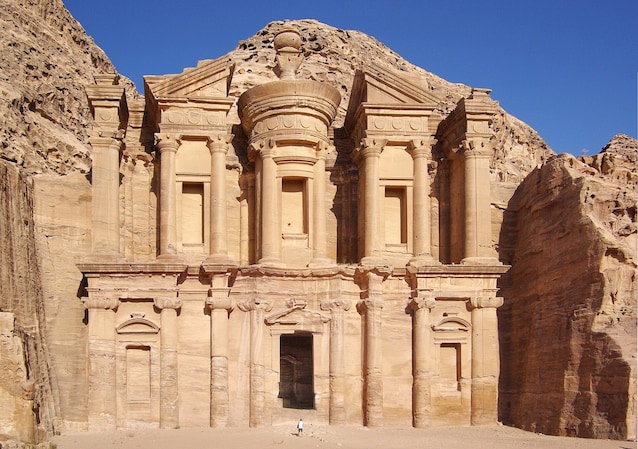 Edificio a Petra (Wikimedia Commons)
