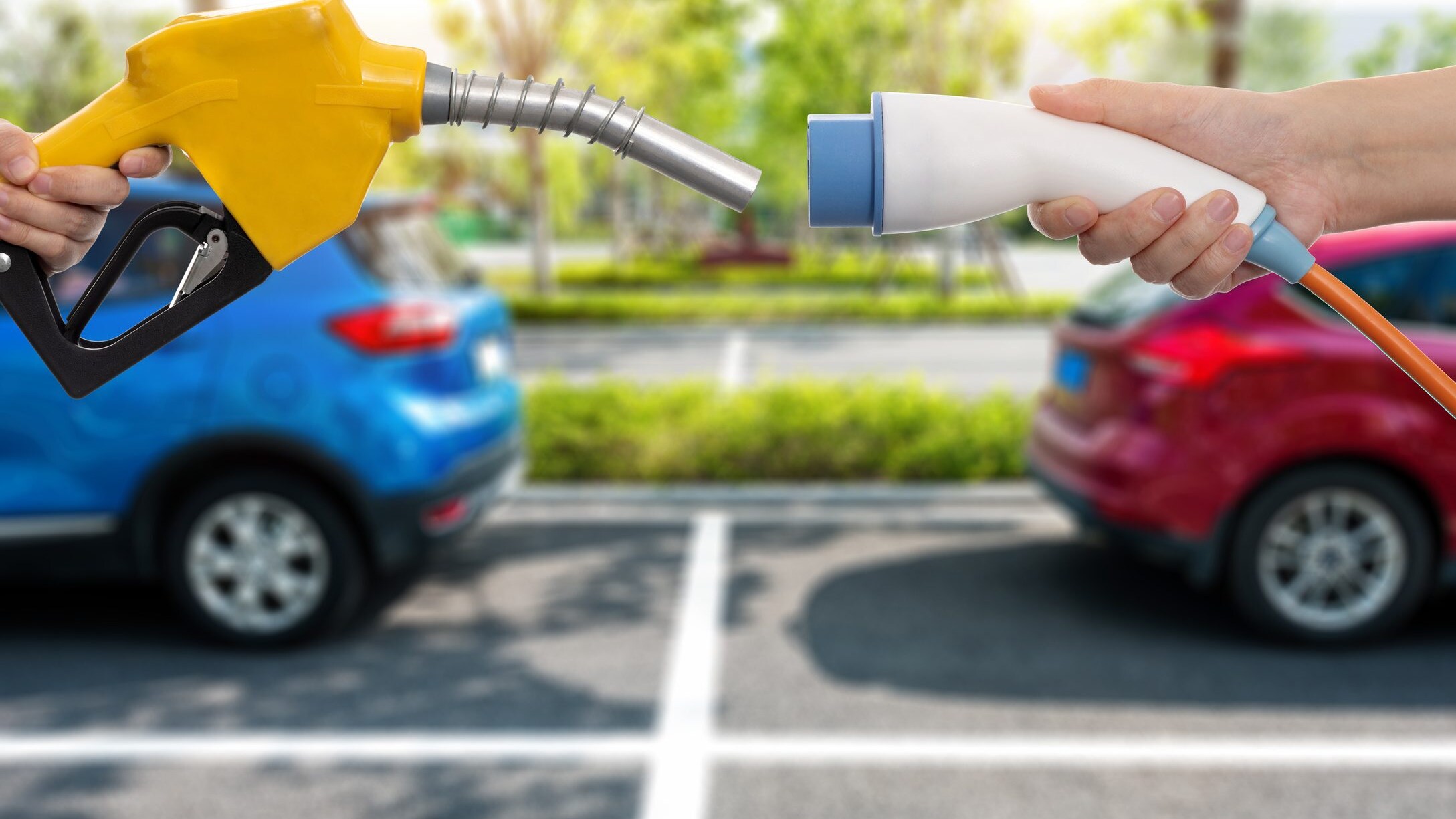auto elettriche vs benzina consumi