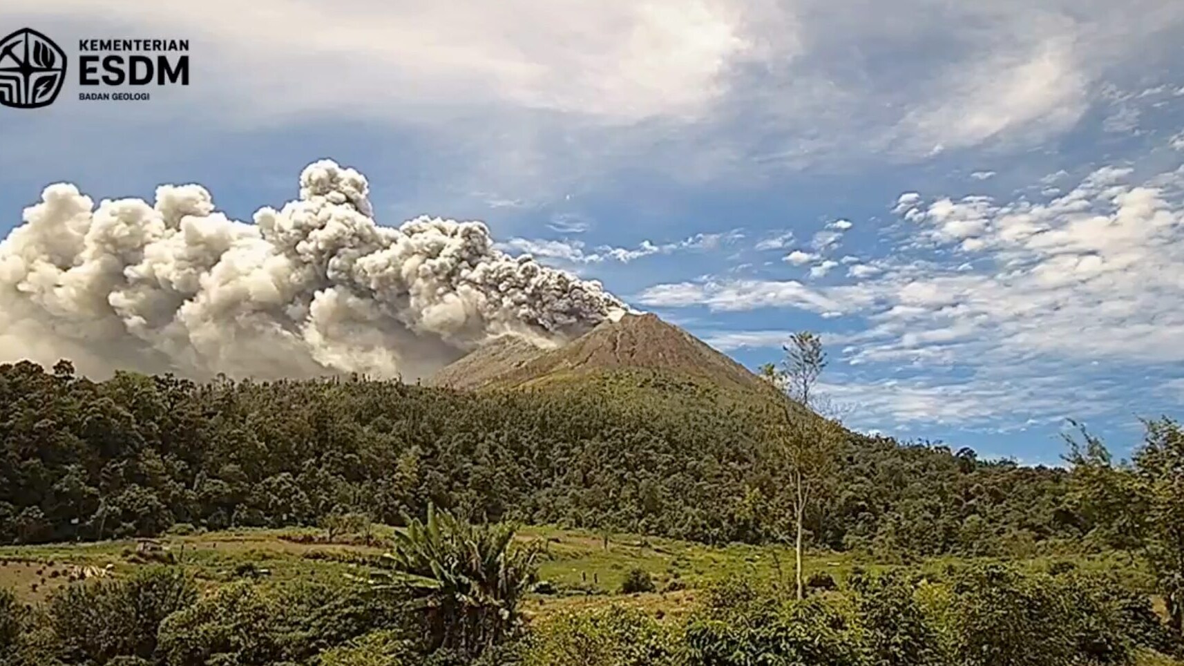 eruzione vulcano Sinabung indonesia