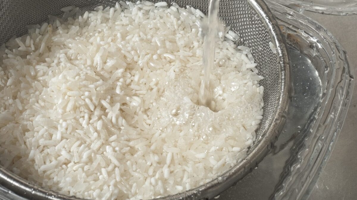 riso lavato prima della cottura
