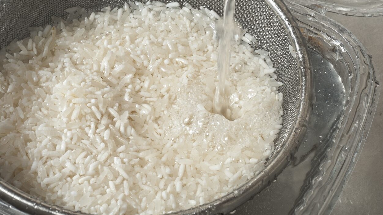 riso lavato prima della cottura